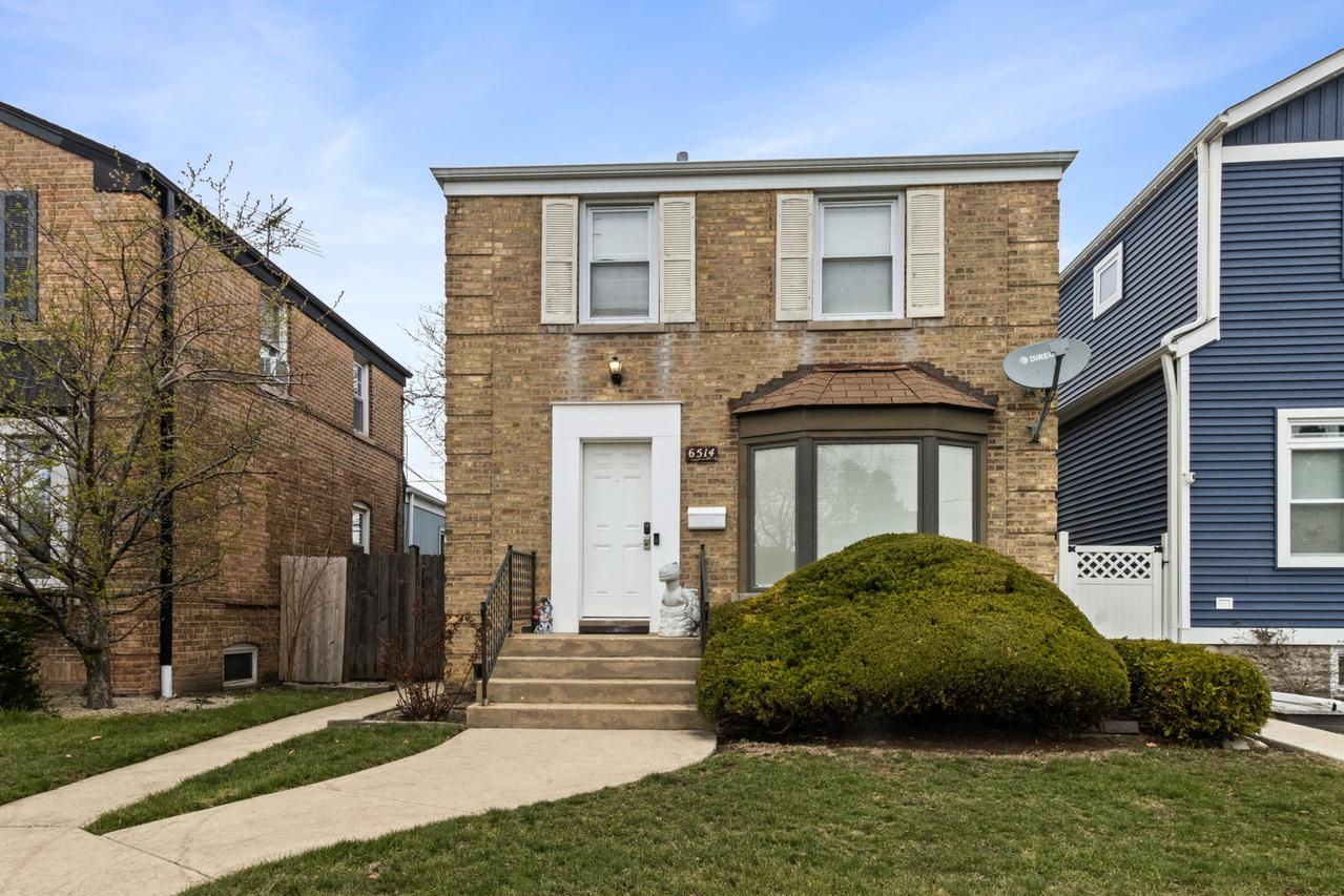 6514 W Foster Ave., Chicago, IL 60656