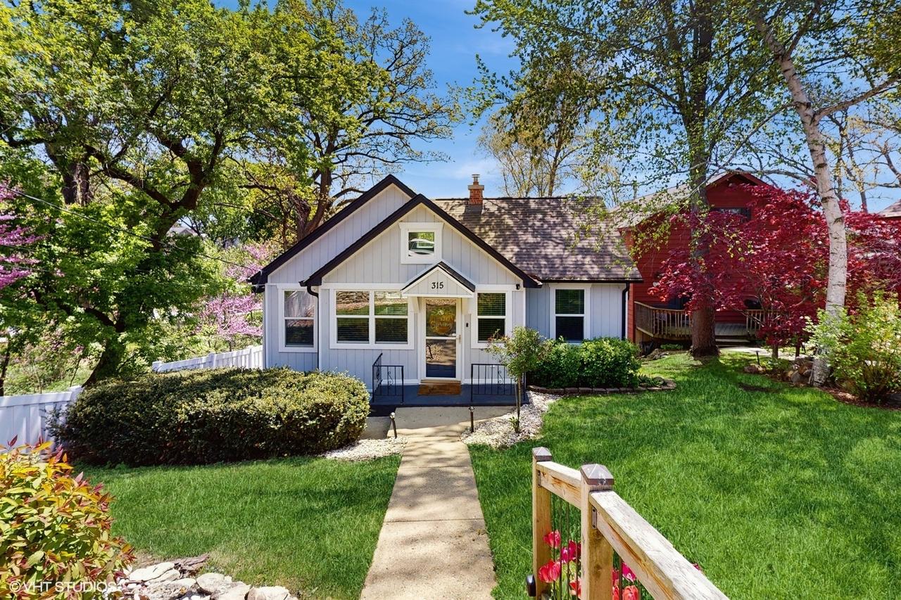 315 Hillside Dr., Island Lake, IL 60042