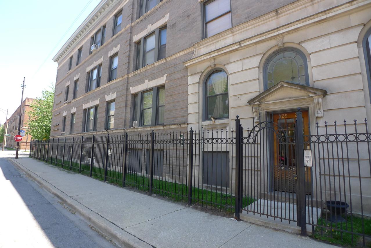 925 E 61st St. #3, Chicago, IL 60637