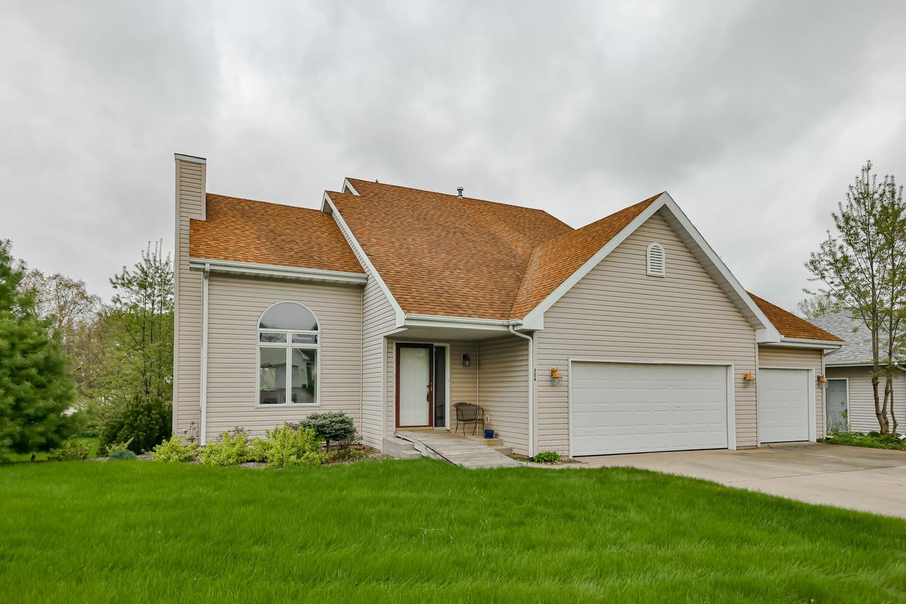 304 Golden Eagle Bend, Machesney Park, IL 61115
