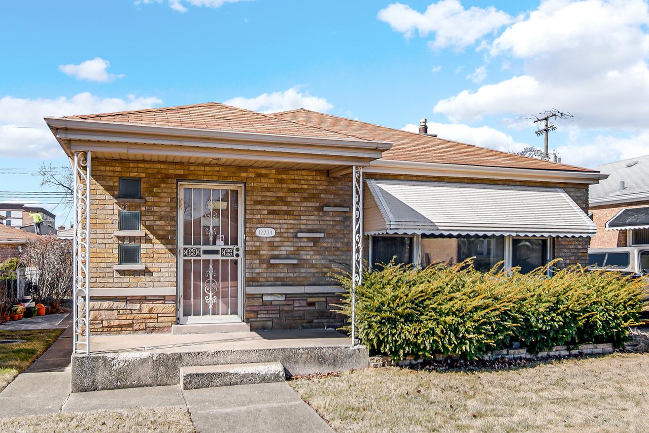 12734 S Laflin St., Calumet Park, IL 60827