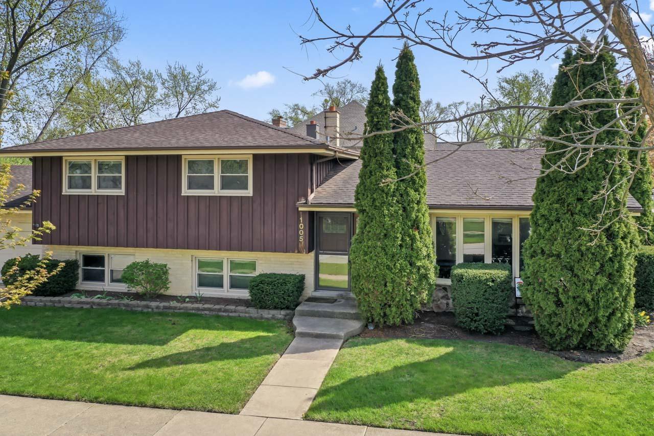1005 E Orchard St., Arlington Heights, IL 60005
