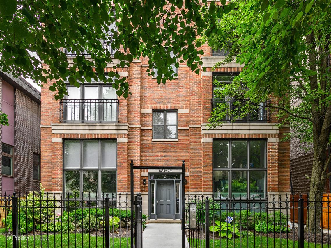 1829 N Fairfield Ave. #3S, Chicago, IL 60647