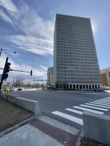 6700 S South Shore Dr. #21B, Chicago, IL 60649