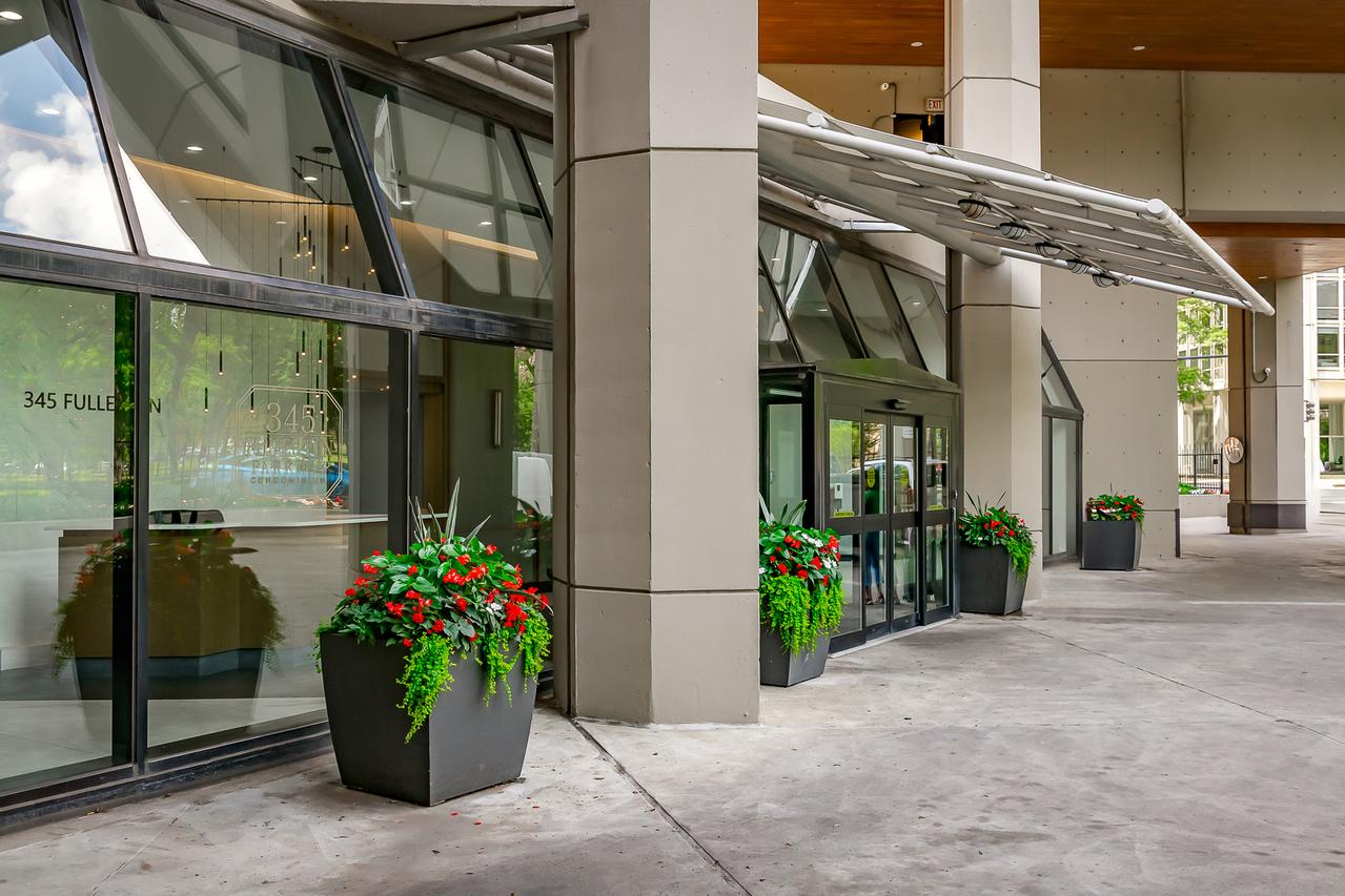 345 W Fullerton Pkwy. #1303, Chicago, IL 60614