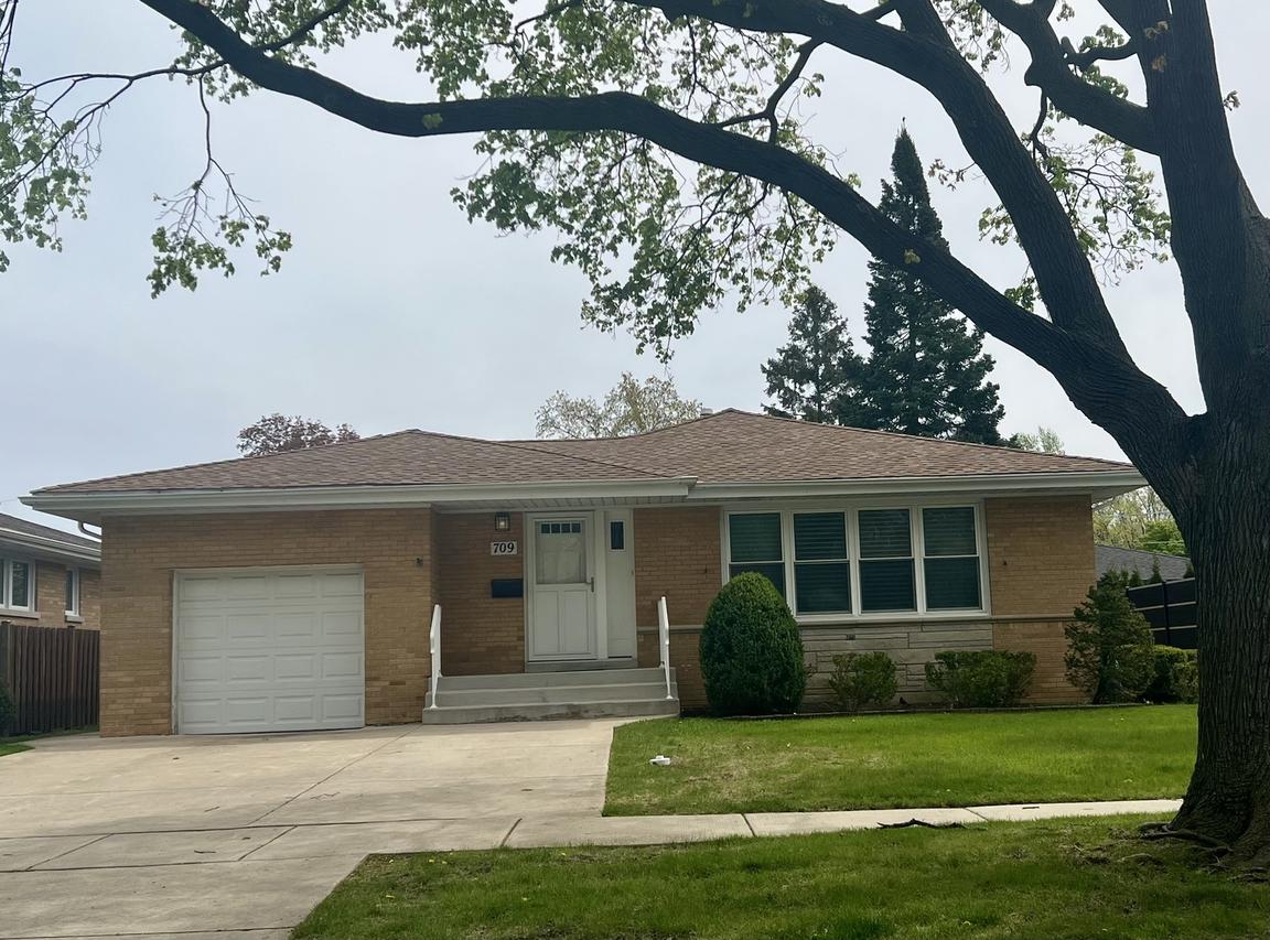 709 N Russel St., Mount Prospect, IL 60056