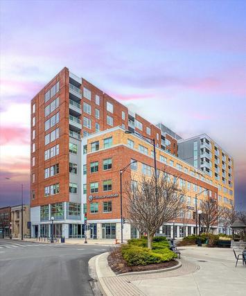 301 N Neil St. #613, Champaign, IL 61820