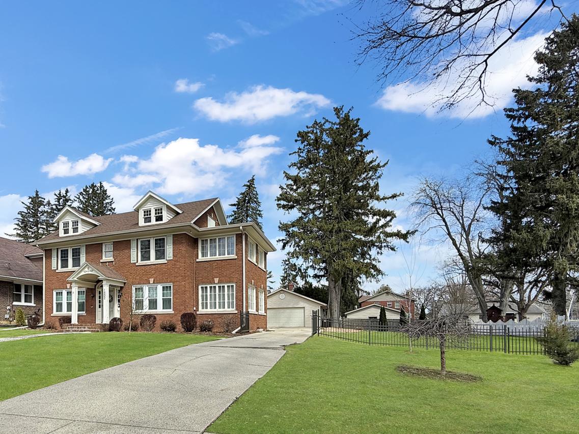 1402 W Lincoln Blvd., Freeport, IL 61032