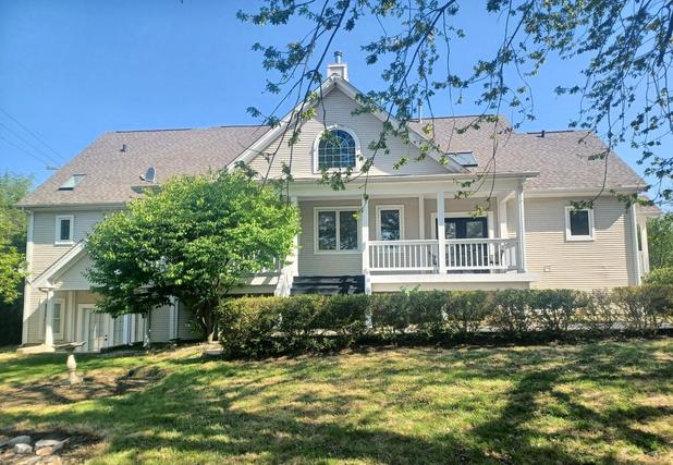 104 Howe Ter., Barrington, IL 60010