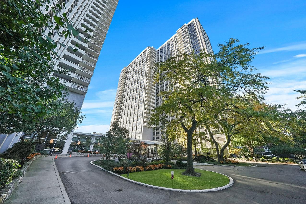 4250 N Marine Dr. #1622, Chicago, IL 60613