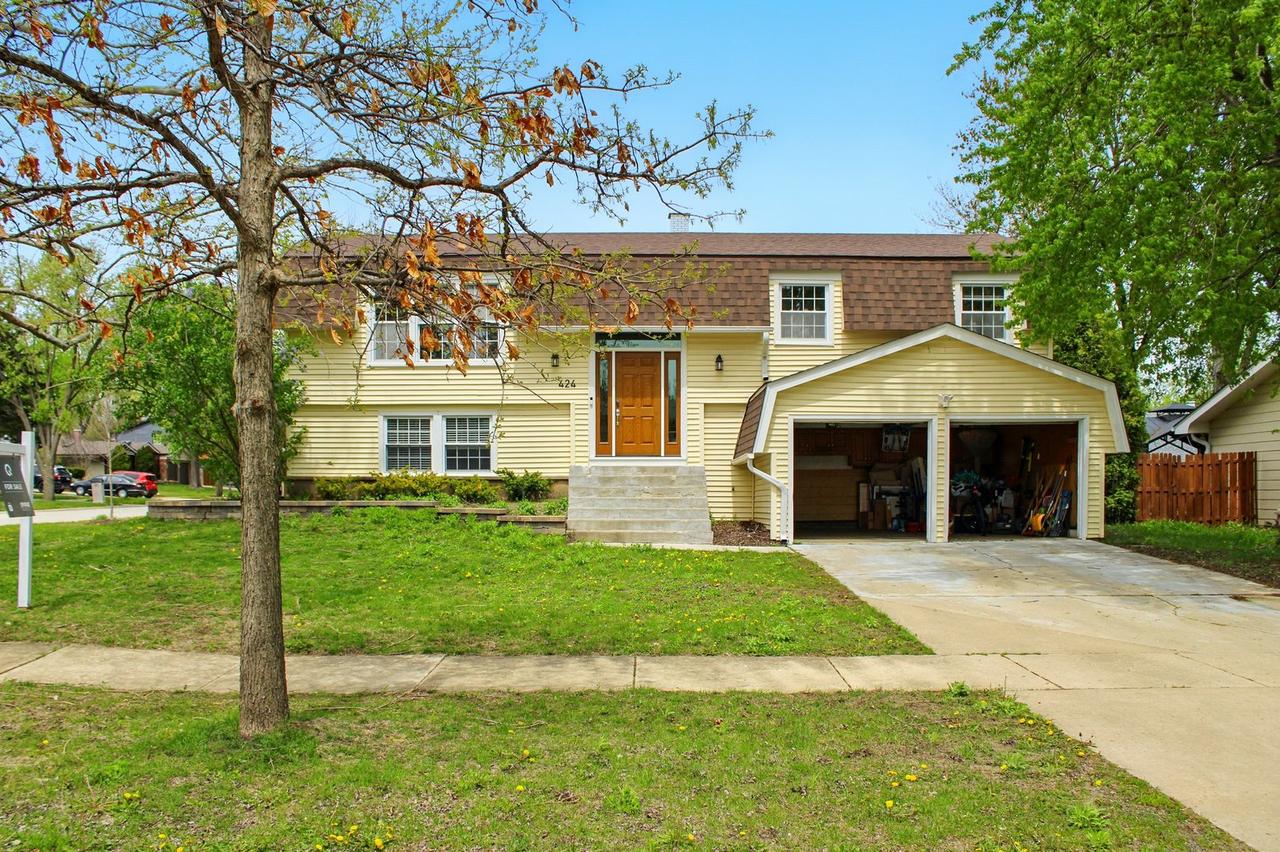 424 Cumberland Ln., Bolingbrook, IL 60440