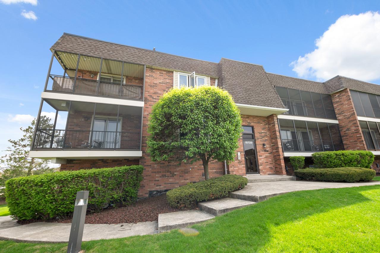 15725 Foxbend Ct. #1E, Orland Park, IL 60462