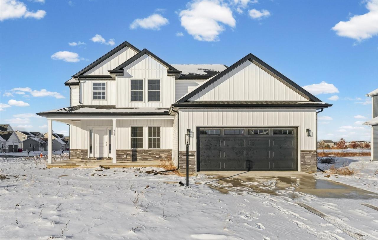 302 Sutton Dr., Savoy, IL 61874