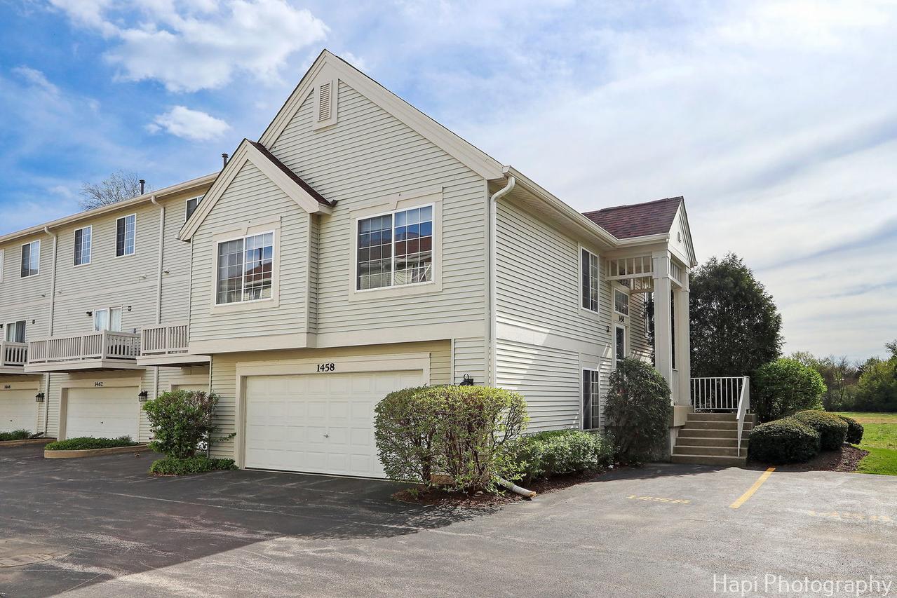 1458 New Haven Dr., Cary, IL 60013