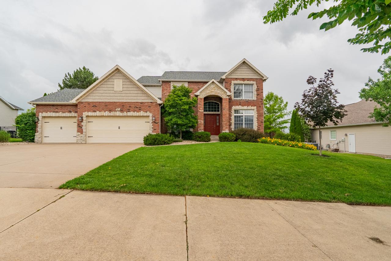 2907 Fox Creek Rd., Bloomington, IL 61705