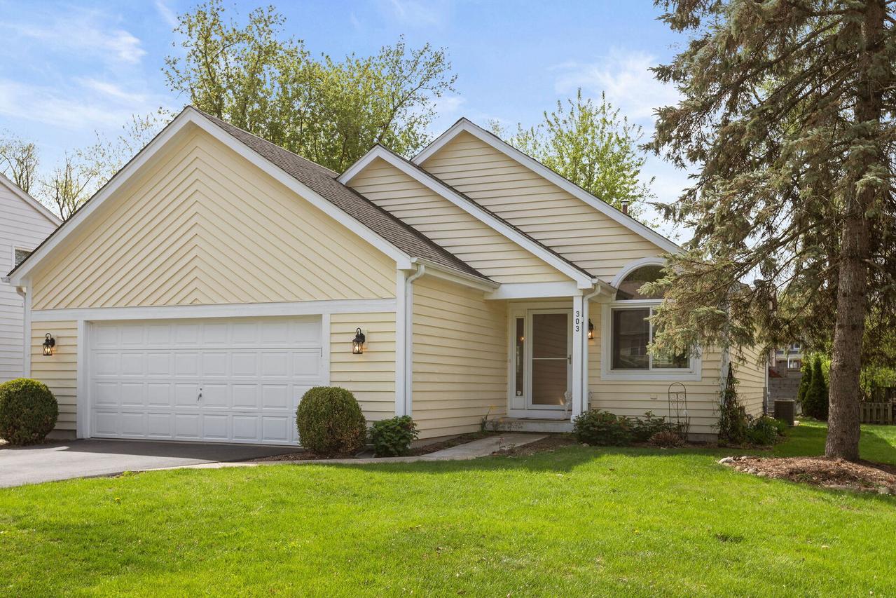 303 Bell Dr., Cary, IL 60013