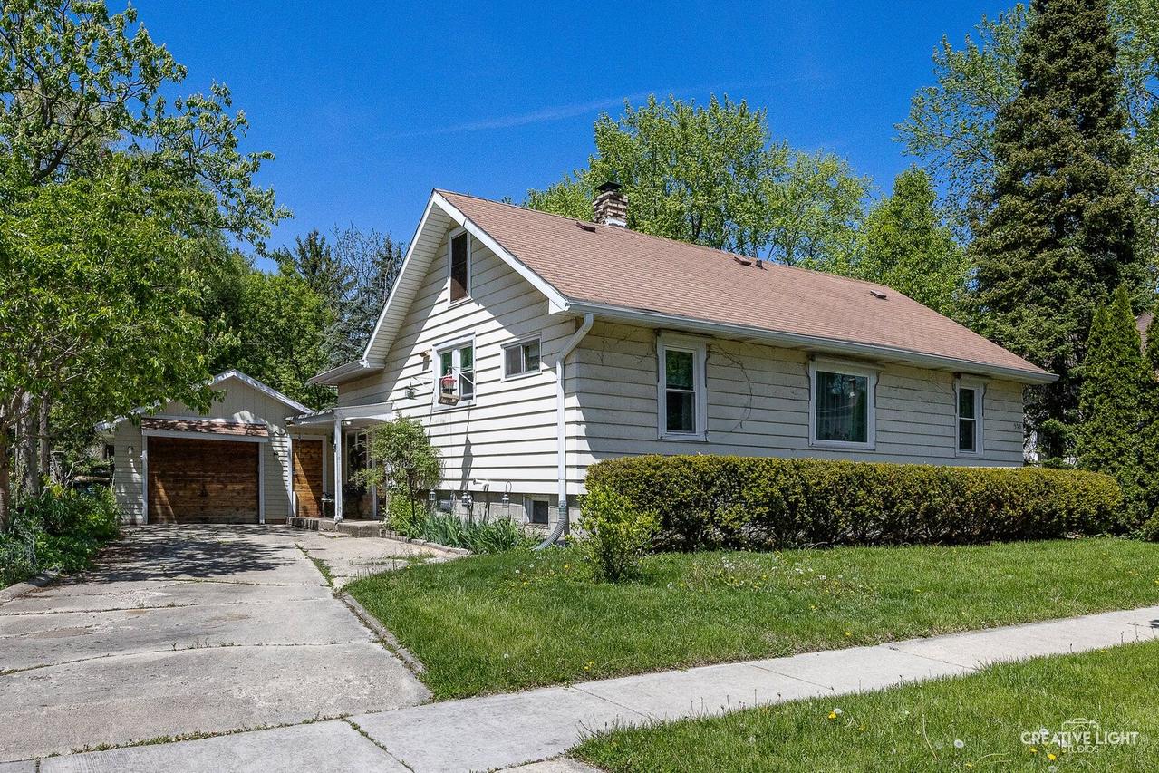325 Church St., West Chicago, IL 60185