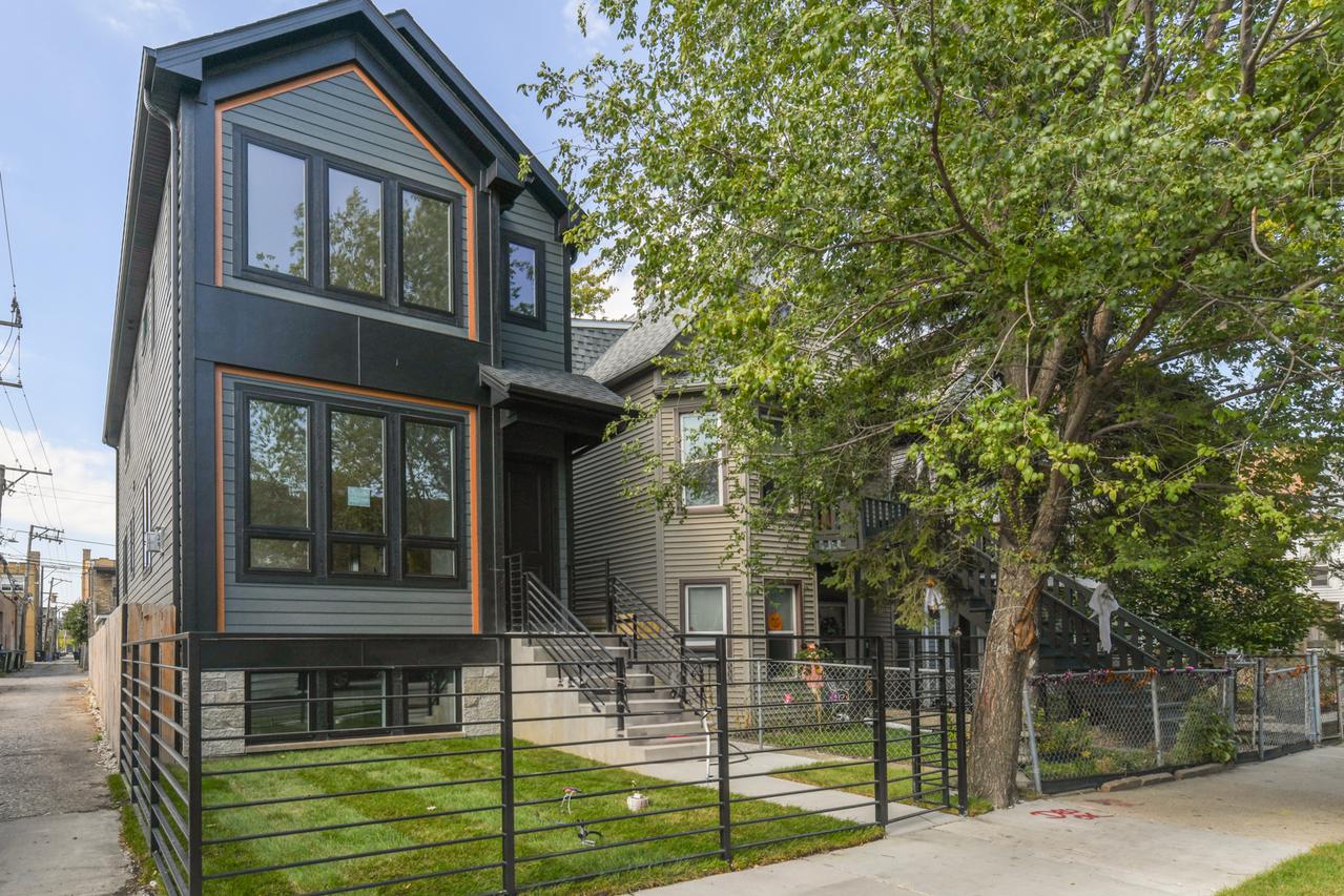 4014 N Kimball Ave., Chicago, IL 60618