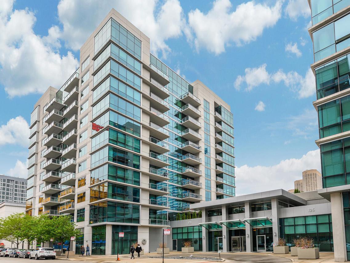 123 S Green St. #710B, Chicago, IL 60607