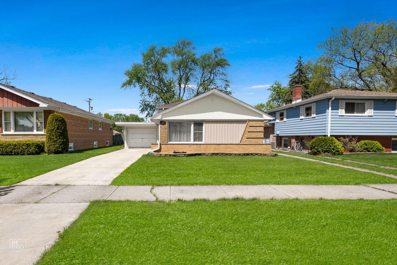 4704 W 99th St., Oak Lawn, IL 60453