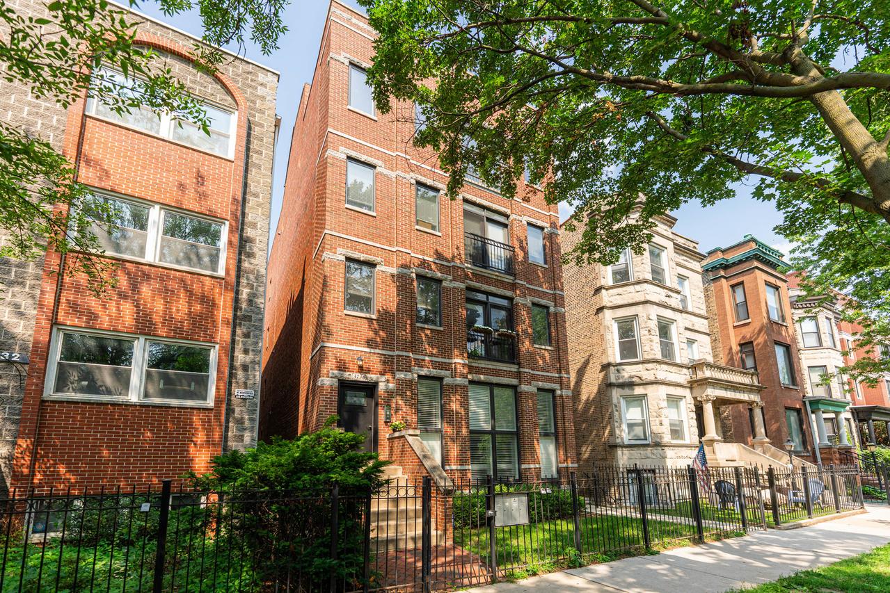 3736 N Fremont St. #2, Chicago, IL 60613