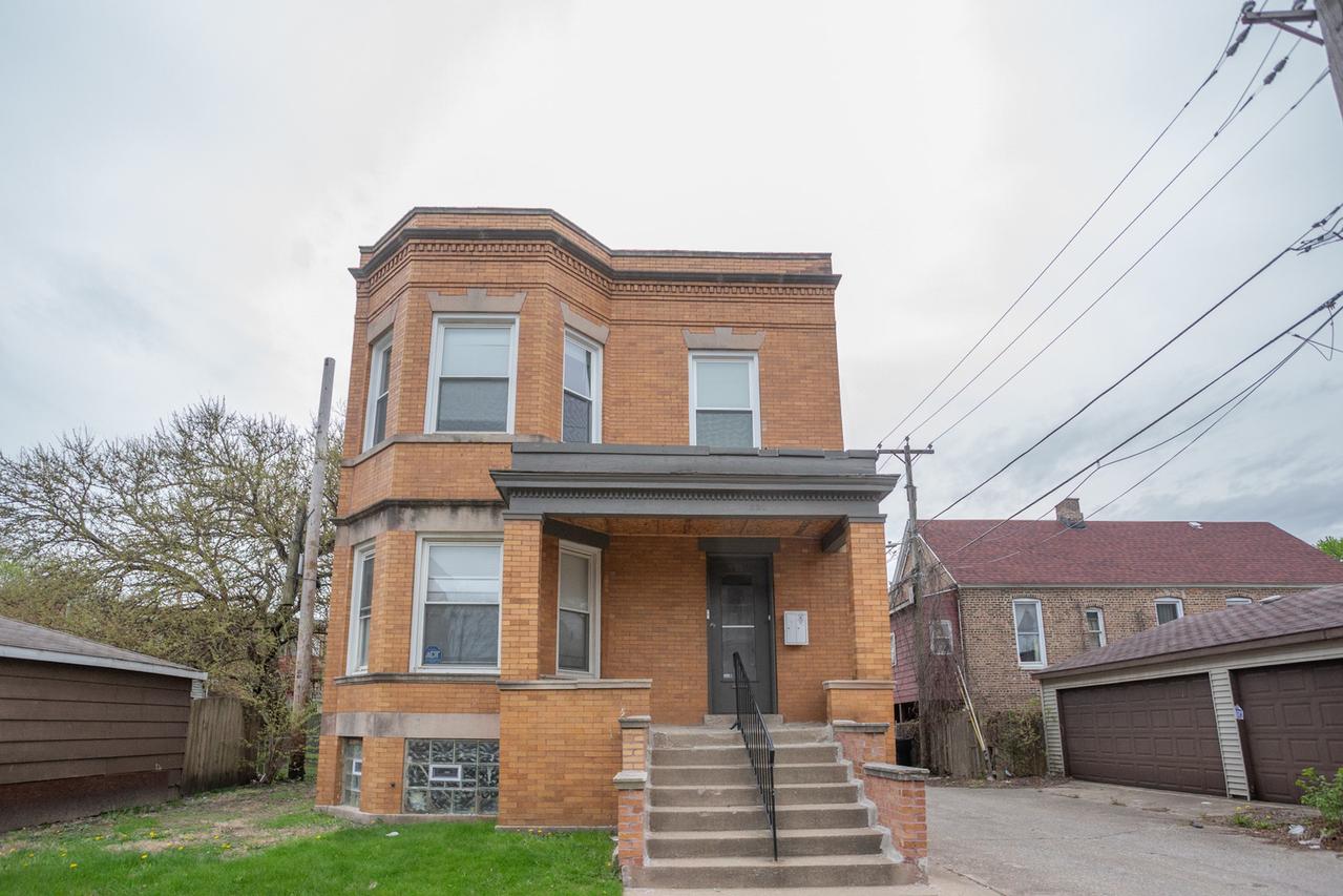 321 E 70th St., Chicago, IL 60637
