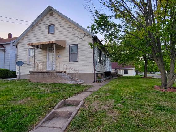 503 8th St., Peru, IL 61354