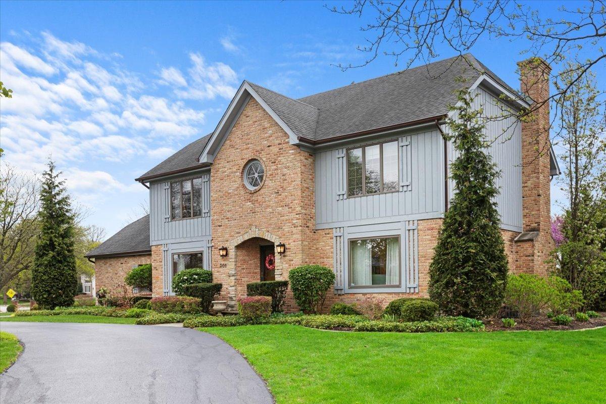 301 Hambletonian Dr., Oak Brook, IL 60523