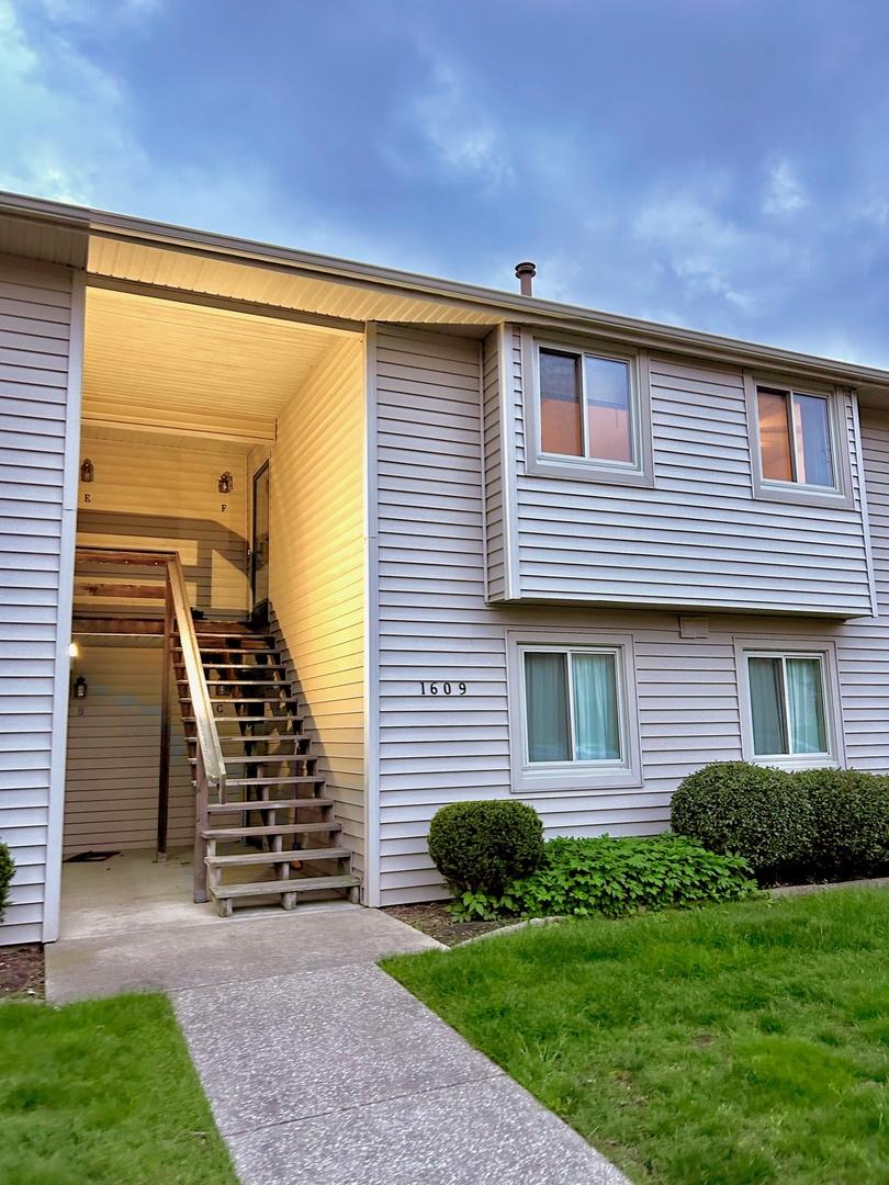 1609 Lyndhurst Dr. #F, Savoy, IL 61874