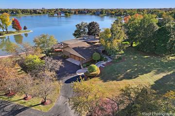 58 Watergate Dr., South Barrington, IL 60010
