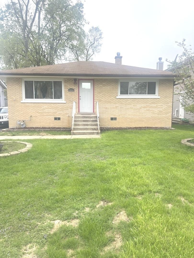 3924 N Park St., Westmont, IL 60559