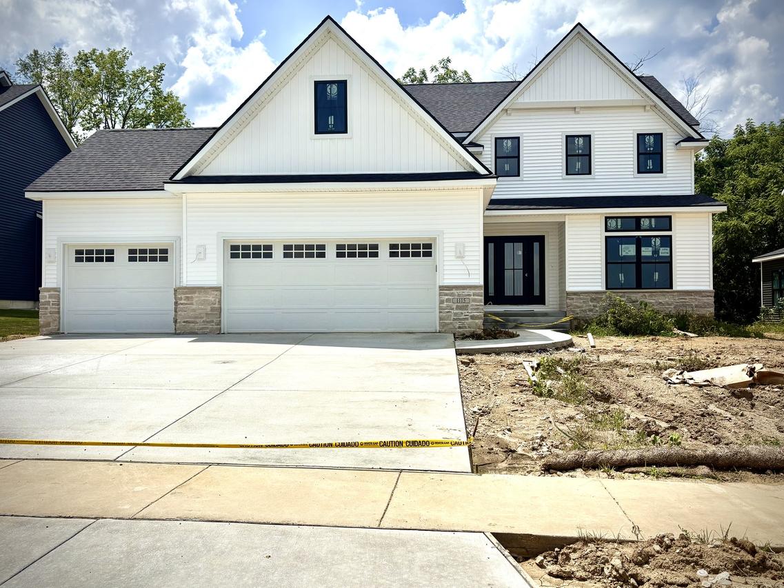 1115 Briarwood Ln., Mahomet, IL 61853