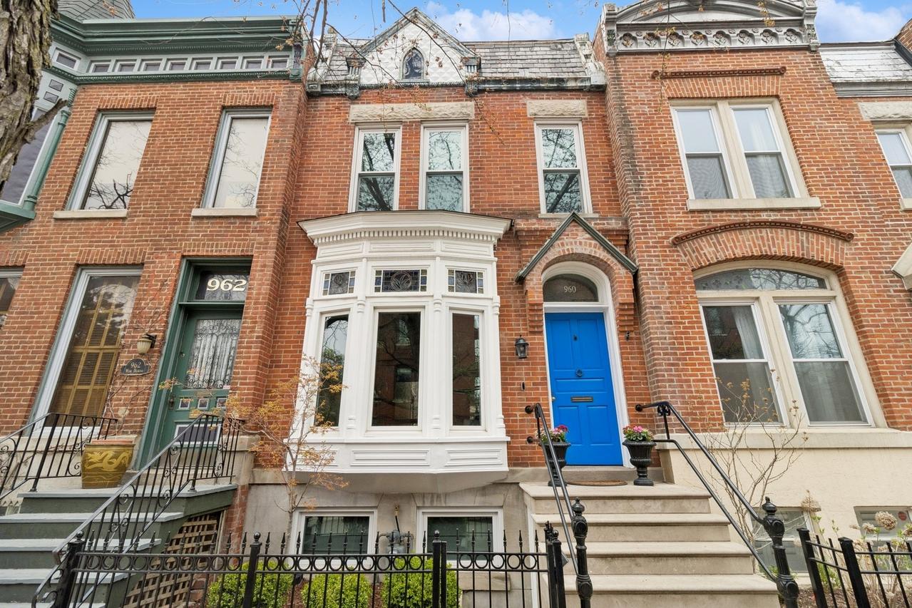 960 W Dickens St., Chicago, IL 60614