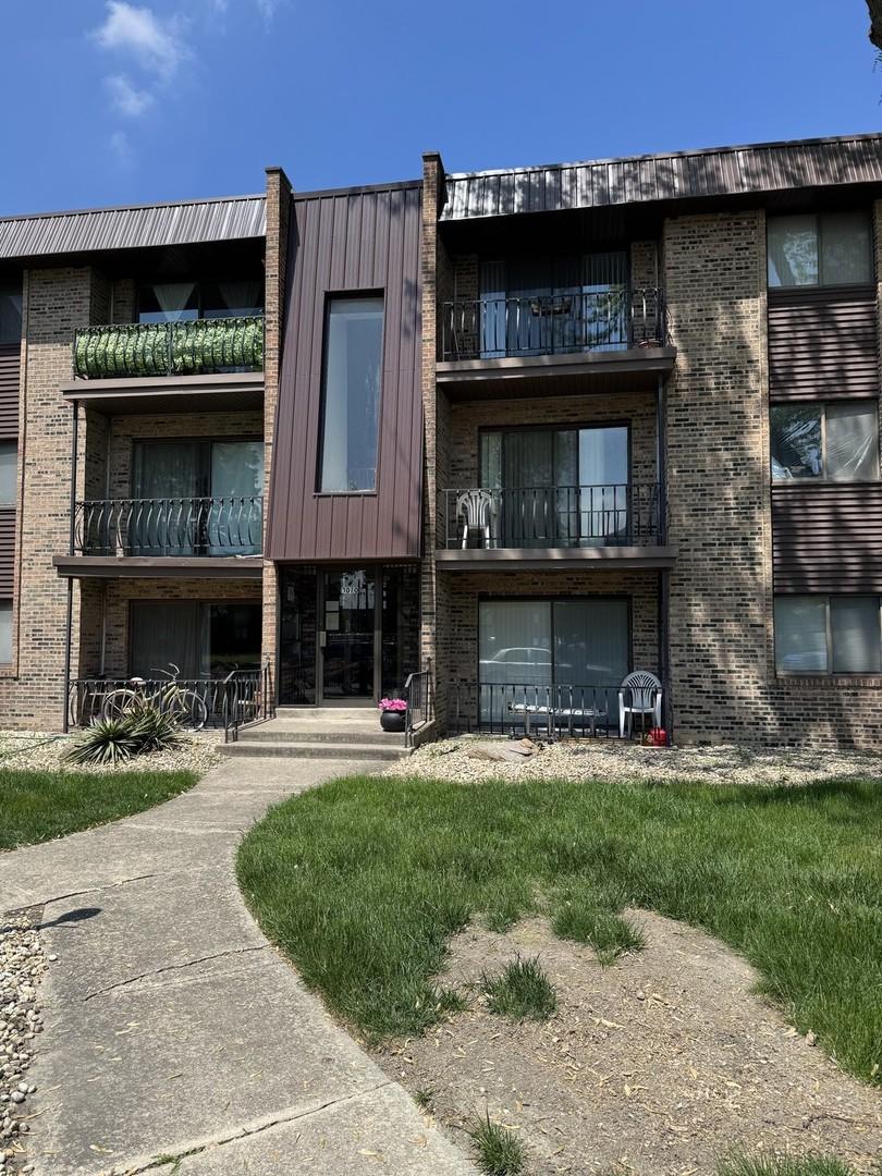 3010 Bernice Rd. #104, Lansing, IL 60438
