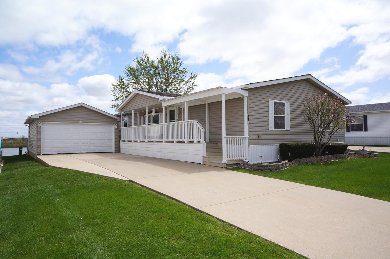 438 Lilac Ln., Matteson, IL 60443