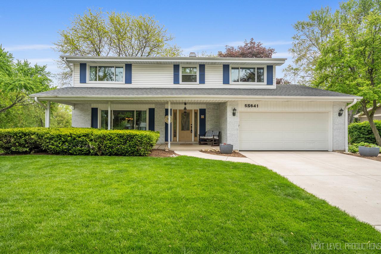 5S641 Bluff Ln., Naperville, IL 60540