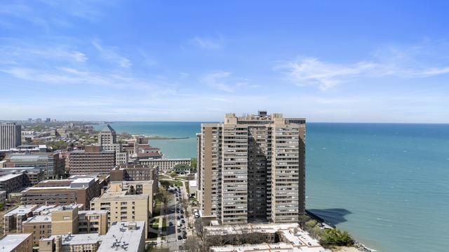 6301 N Sheridan Rd. #12C, Chicago, IL 60660