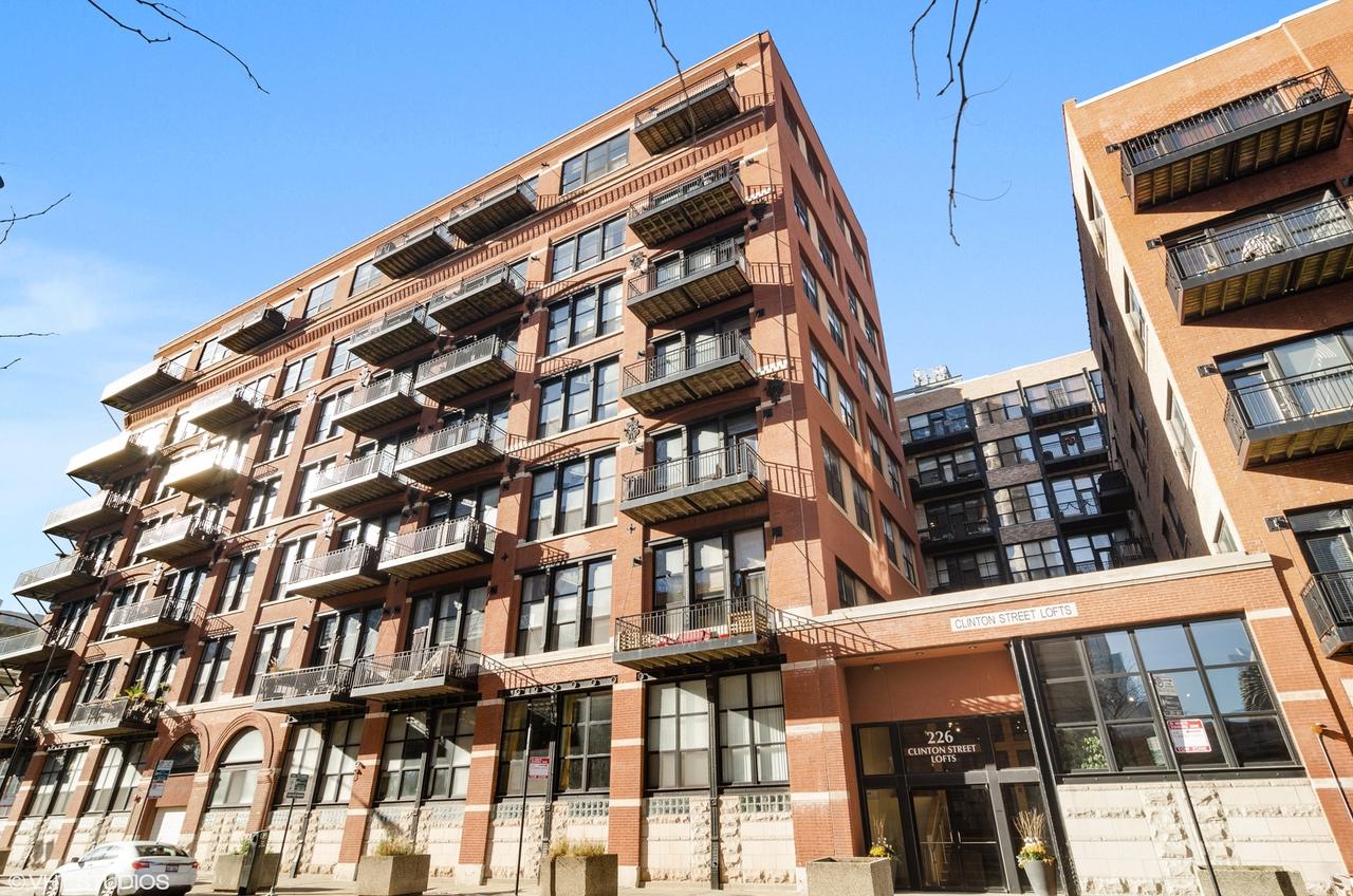 226 N Clinton St. #514A, Chicago, IL 60661
