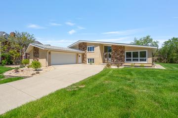 13001 S Westgate Dr., Palos Heights, IL 60463