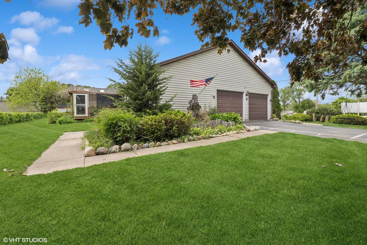 871 Hickman Ln., Woodstock, IL 60098