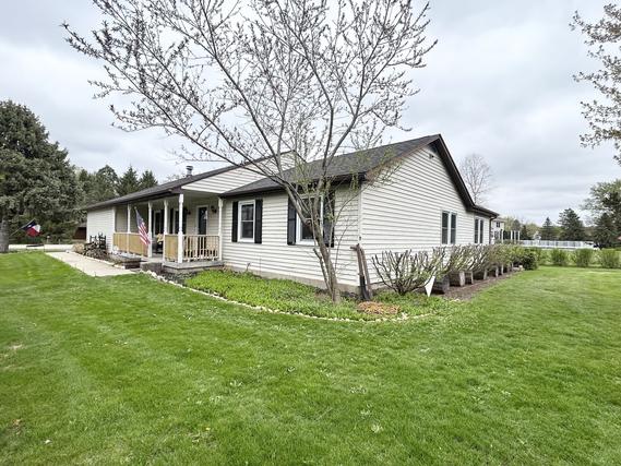 871 Hickman Ln., Woodstock, IL 60098
