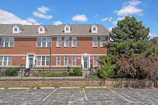 8207 Lincoln Ave., Skokie, IL 60077