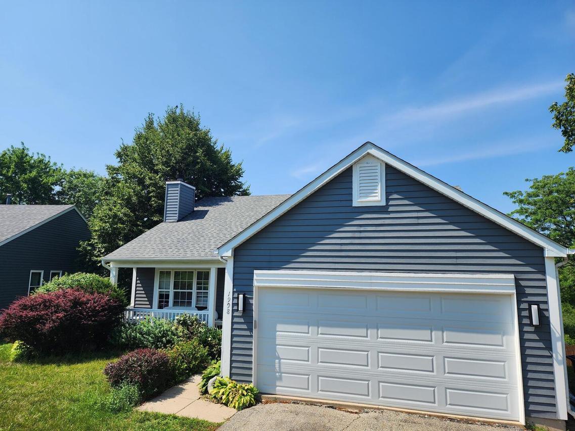 1998 N Karen Ln., Round Lake Beach, IL 60073