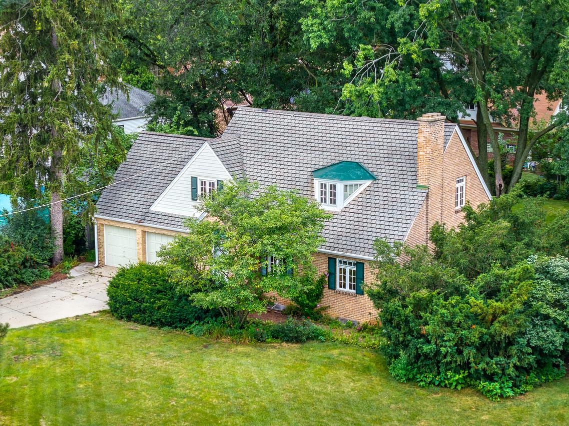 1828 E Lincoln Ave., Des Plaines, IL 60018
