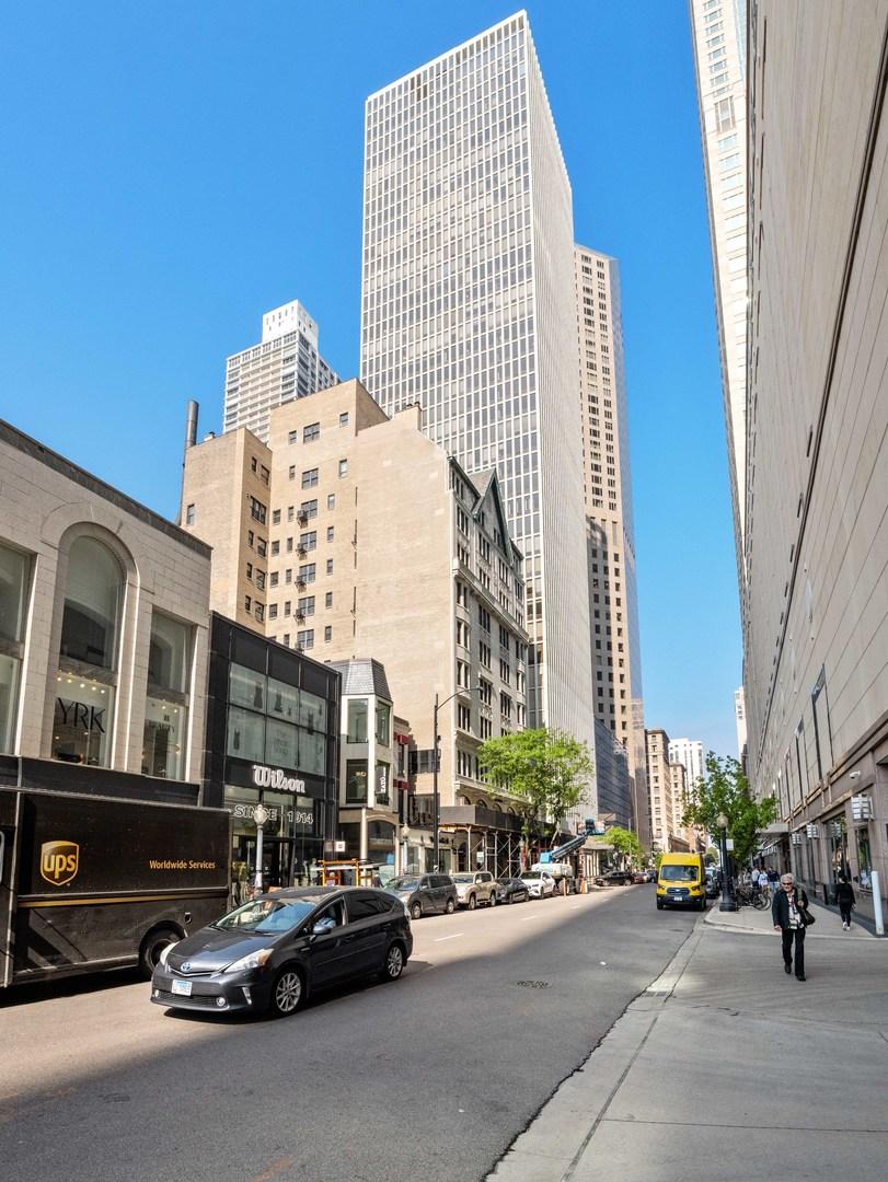 100 E Walton St. #18G, Chicago, IL 60611