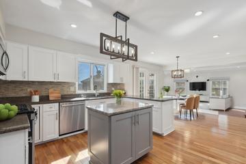 259 Adler Dr., Libertyville, IL 60048