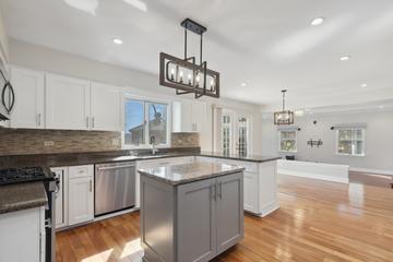 259 Adler Dr., Libertyville, IL 60048