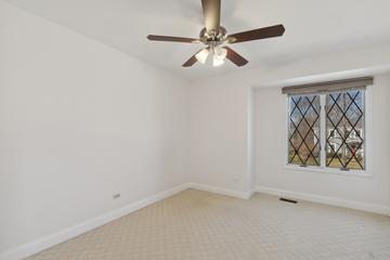 259 Adler Dr., Libertyville, IL 60048