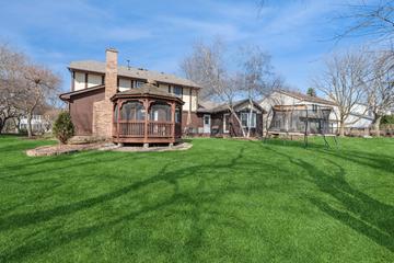 259 Adler Dr., Libertyville, IL 60048