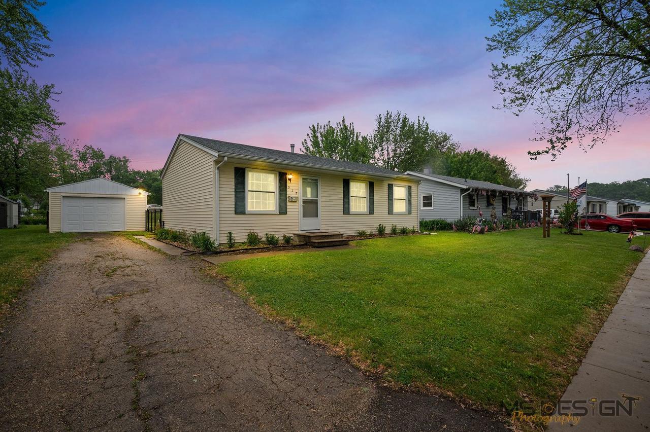 927 Lakeview Dr., Rochelle, IL 61068